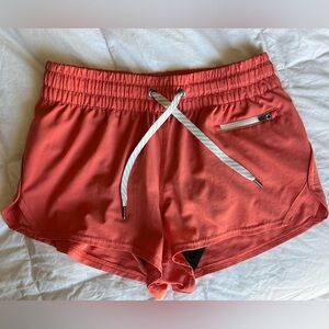 Vuori - women’s clementine shorts